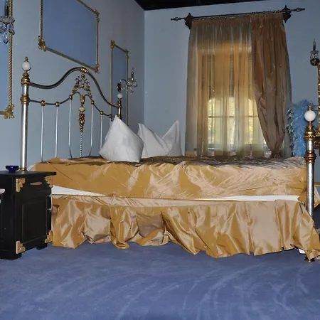 Casa Cu Farfurii Guest house