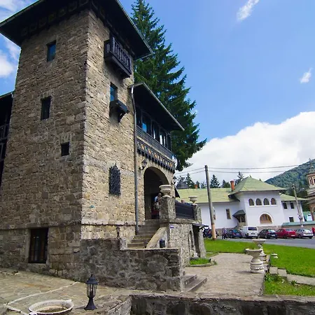 Casa Cu Farfurii Sinaia