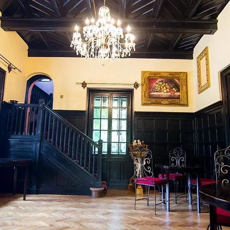 Casa Cu Farfurii 3*