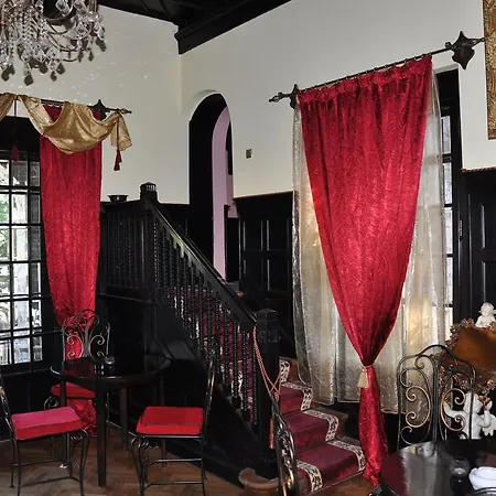 Casa Cu Farfurii Guest house Sinaia