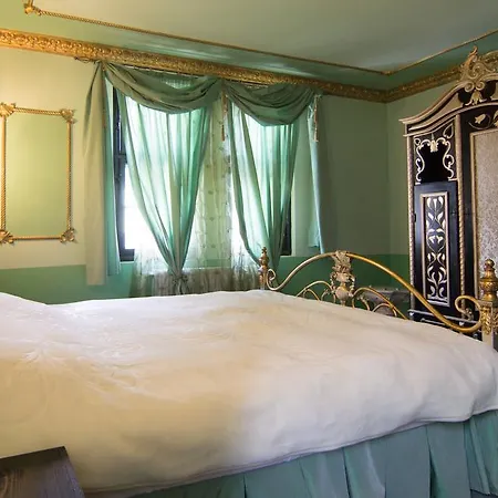 Casa Cu Farfurii Guest house Sinaia